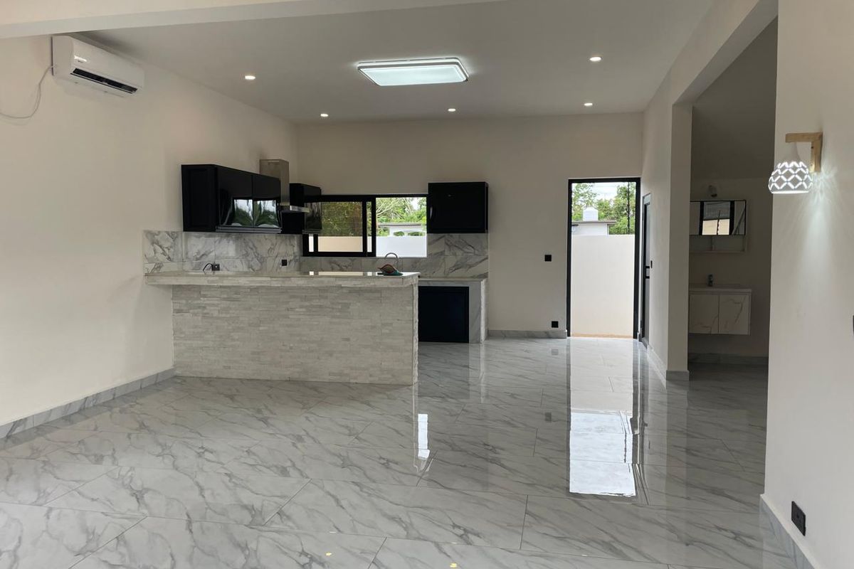 Contemporary Newly Built Villa with Rooftop Views – 5 Minutes from Super U, Grand Baie - Photo 2