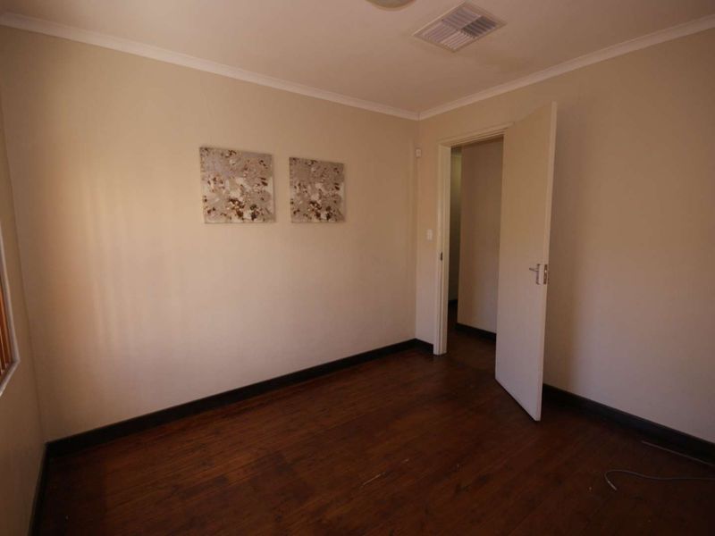 Spacious Office Accommodation - Photo 3