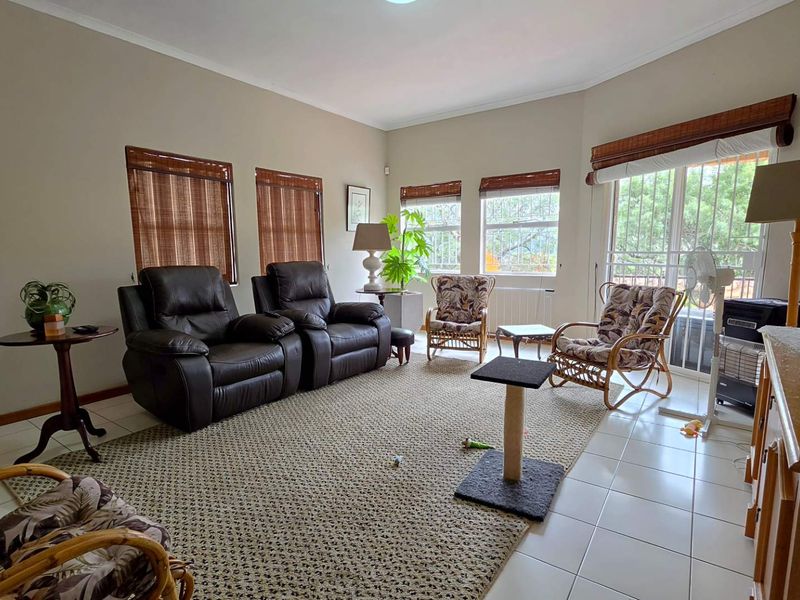4 Bedroom House for Sale in Bassonia - Photo 8