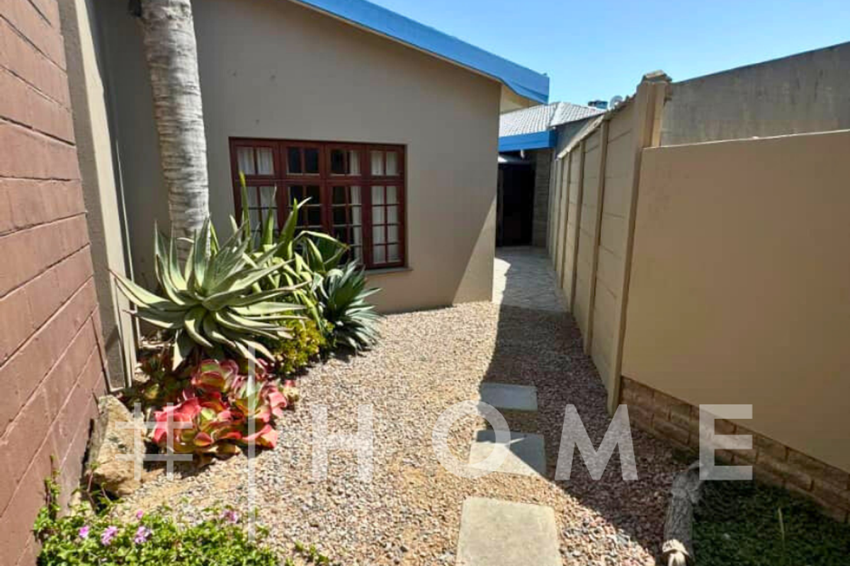 Ocean View #HomeForSale N$3 500 000 - Photo 2