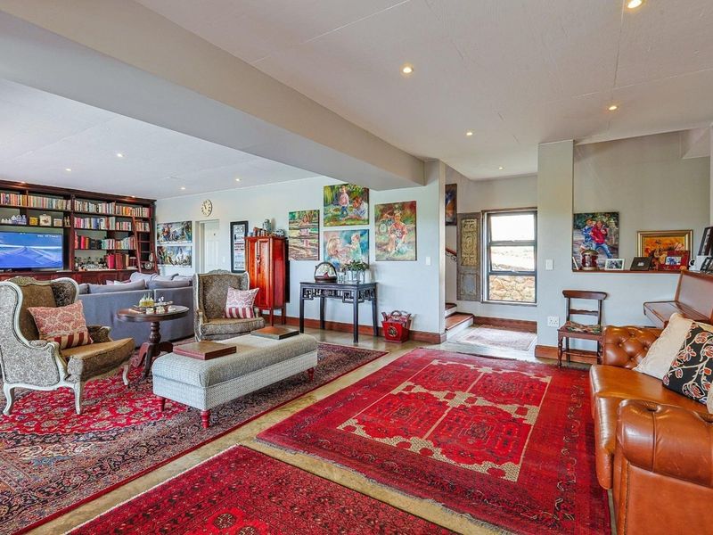 Modern Masterpiece with Breathtaking Views. - Photo 9