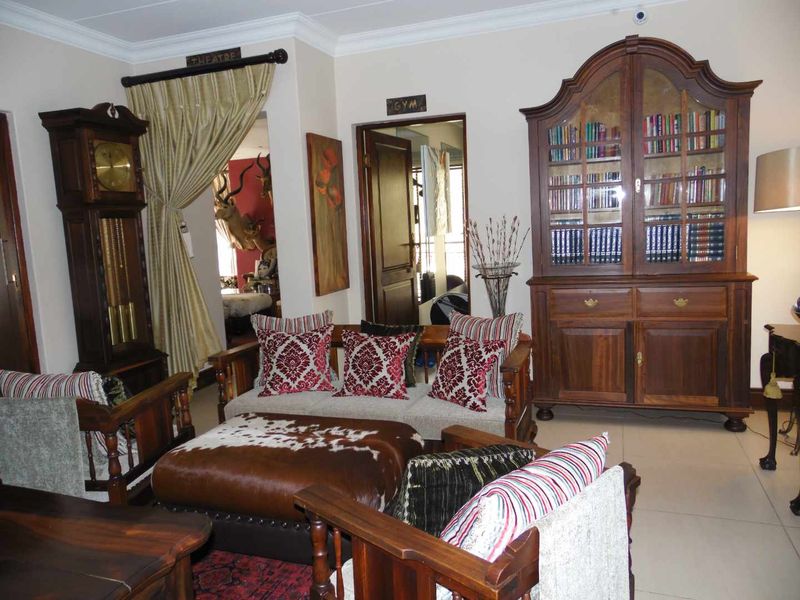 FULLY FURNISHED MAGNIFICENT RESIDENCE FOR RENT IN SECURE UPMARKET ESTATE - Photo 6