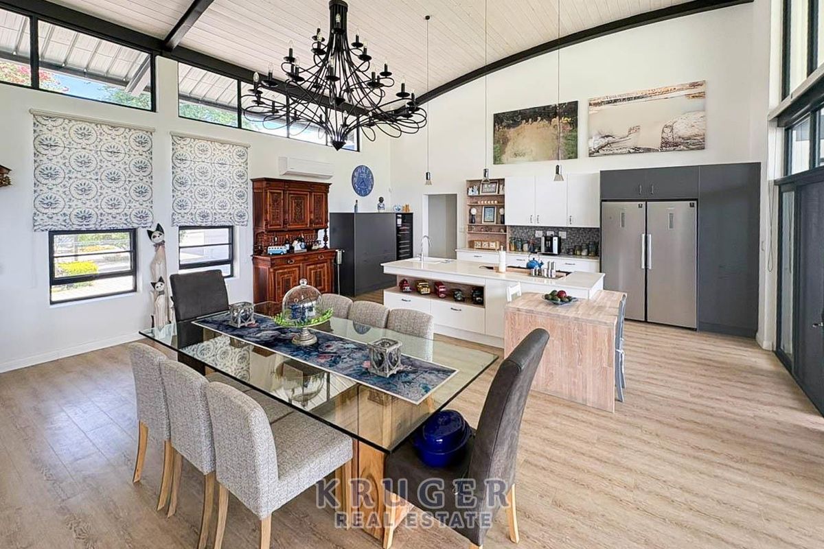 ONE-OF-A-KIND ARCHITECTURAL MASTERPIECE - Photo 4