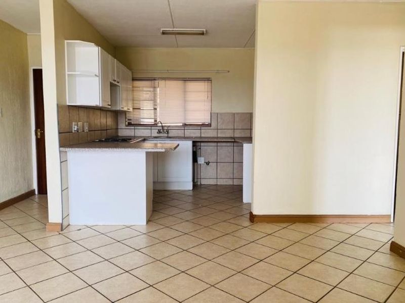 2 Bedroom ,1 Bath Apartment available for Rent - Photo 10