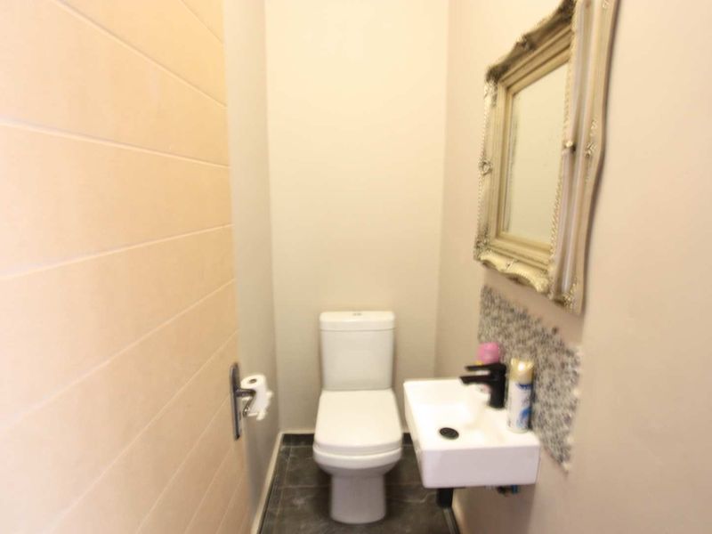 Hendra Estates - Stunning Freestanding Home In Security Estate In Prime La Lucia For Rent! - Photo 9