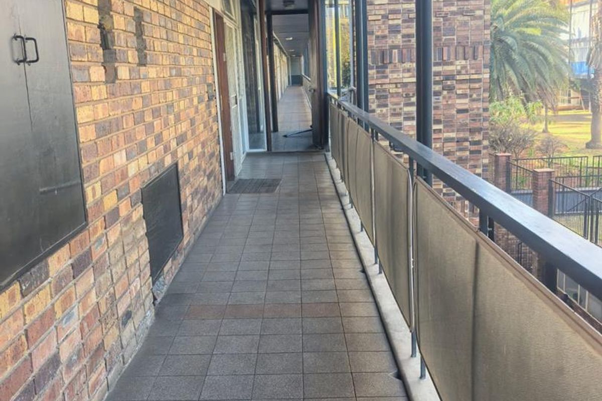 Bachelor flat for sale in Sunnyside - Photo 2