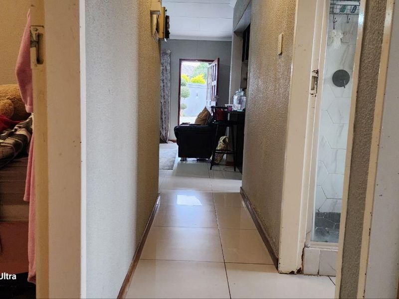 A Place to call Home-Beauty,Space and Comfort in Tlhabane West - Photo 8