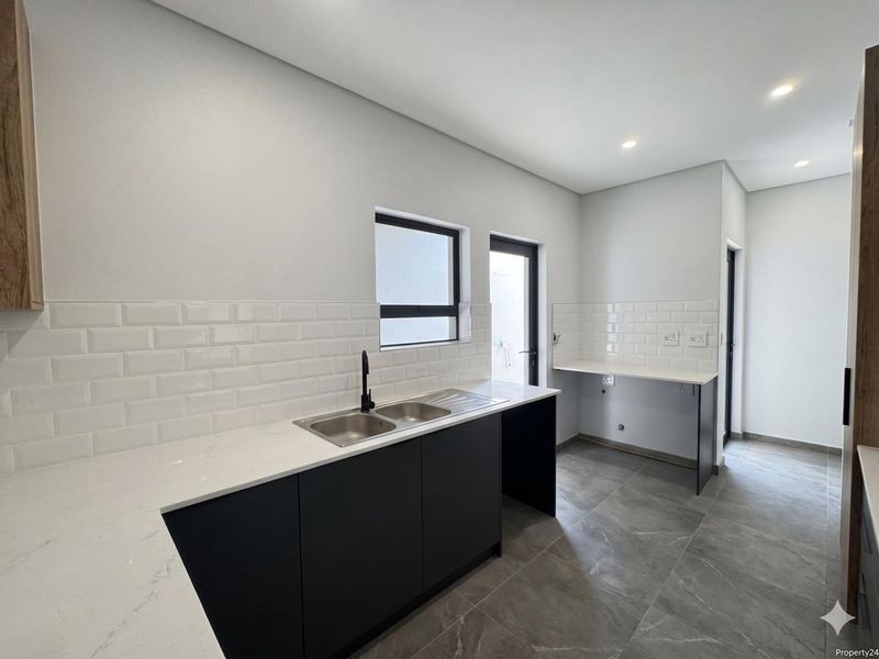 Brand new modern family home - Photo 7