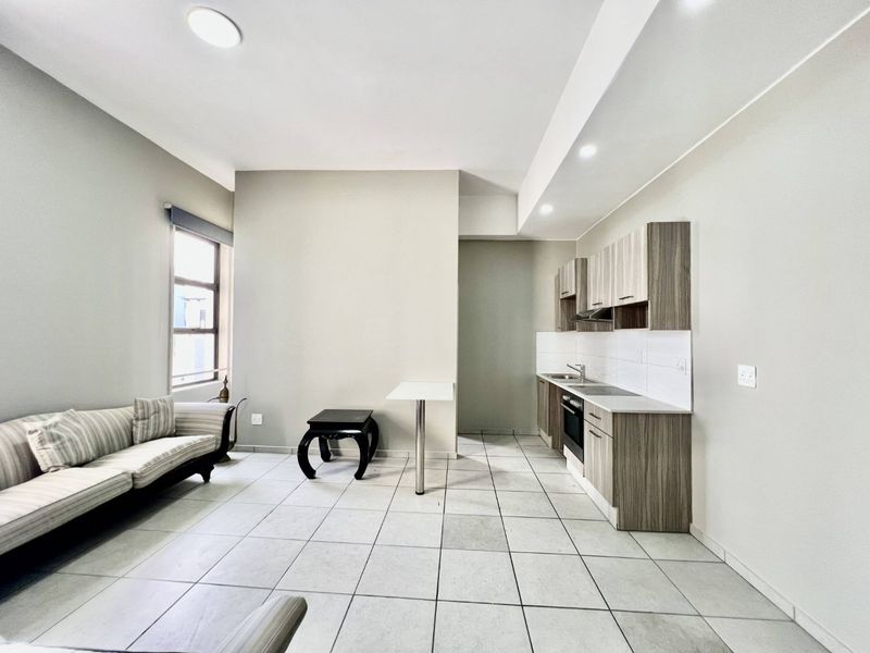 Modern Rosebank Apartment with Pool & Cinema Access - Photo 4