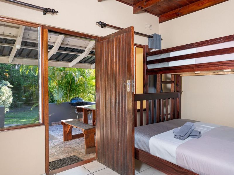 2-bedroom Apartment in ST LUCIA - Photo 4