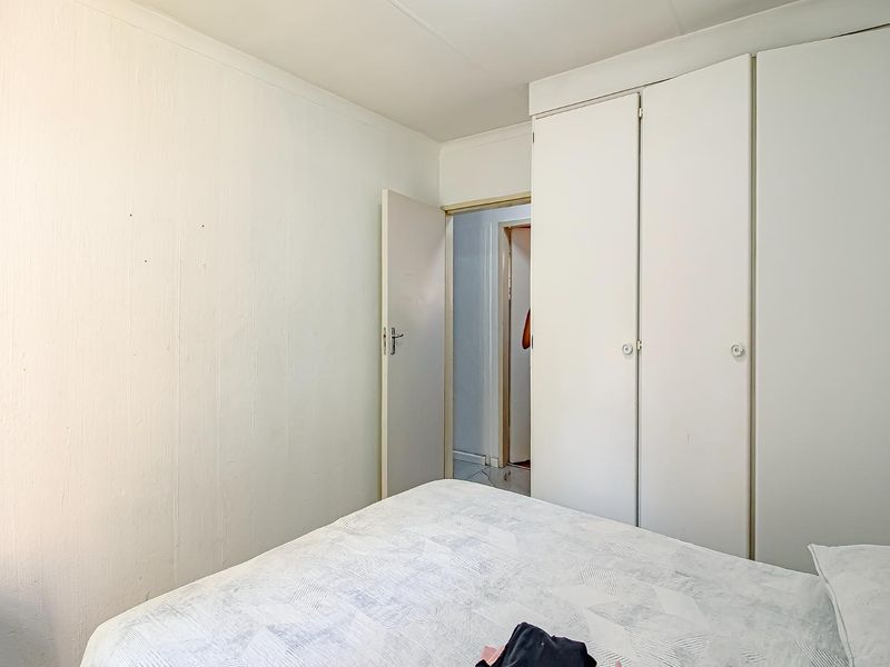 3 Bed 1 Bath House in a secure complex - Photo 5