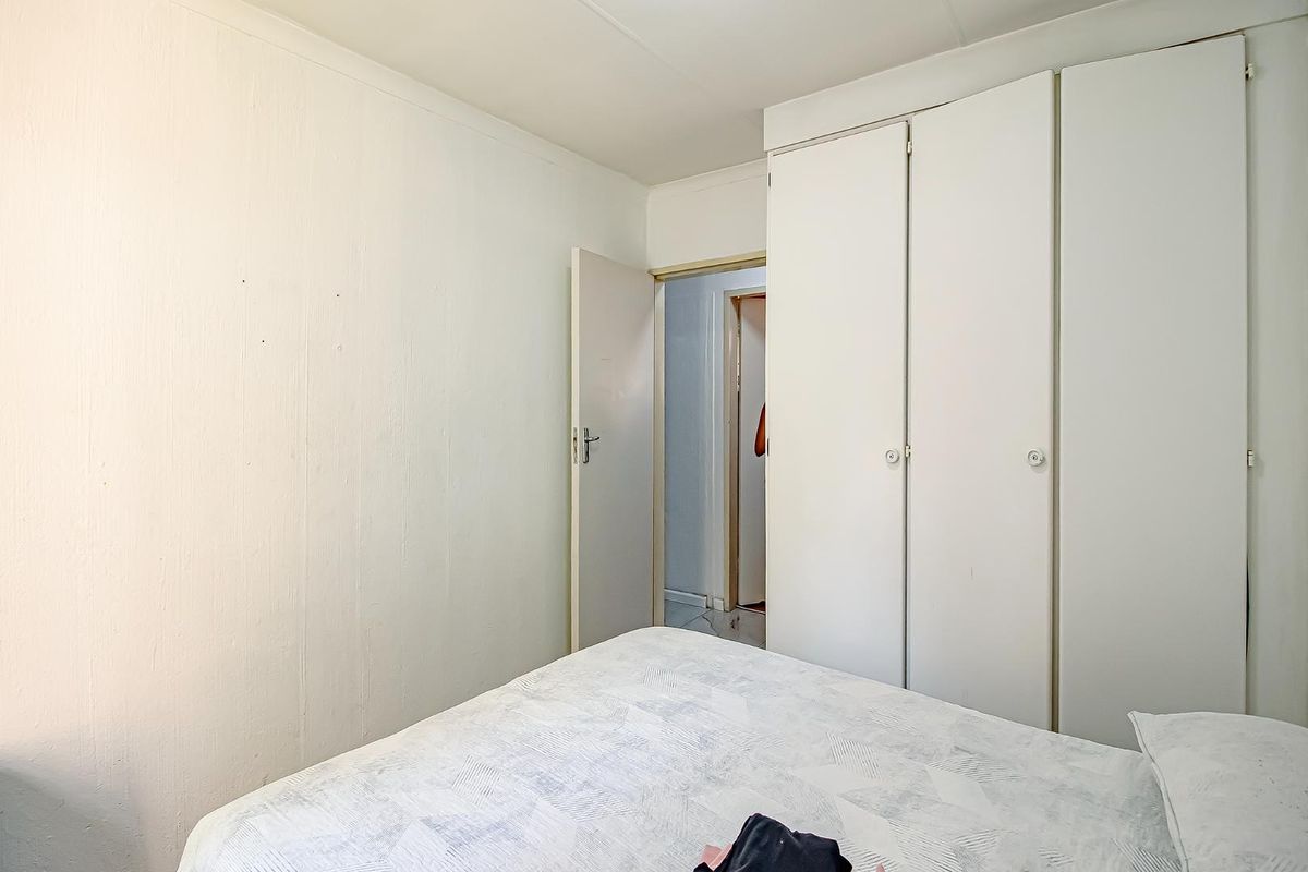 3 Bed 1 Bath House in a secure complex - Photo 5