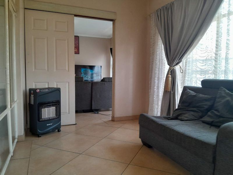 Price Adjustment Don't Miss Out -1st floor 3 Bedroom Klinker Brick Townhouse for sale - Photo 7