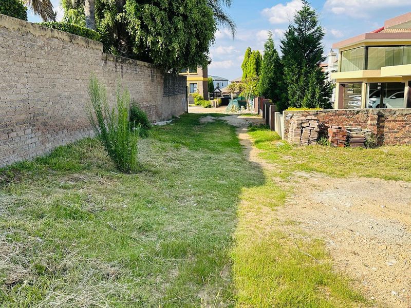 Prime Vacant Stand Overlooking the Fairway For Sale at Blue Valley Golf Estate - Photo 7