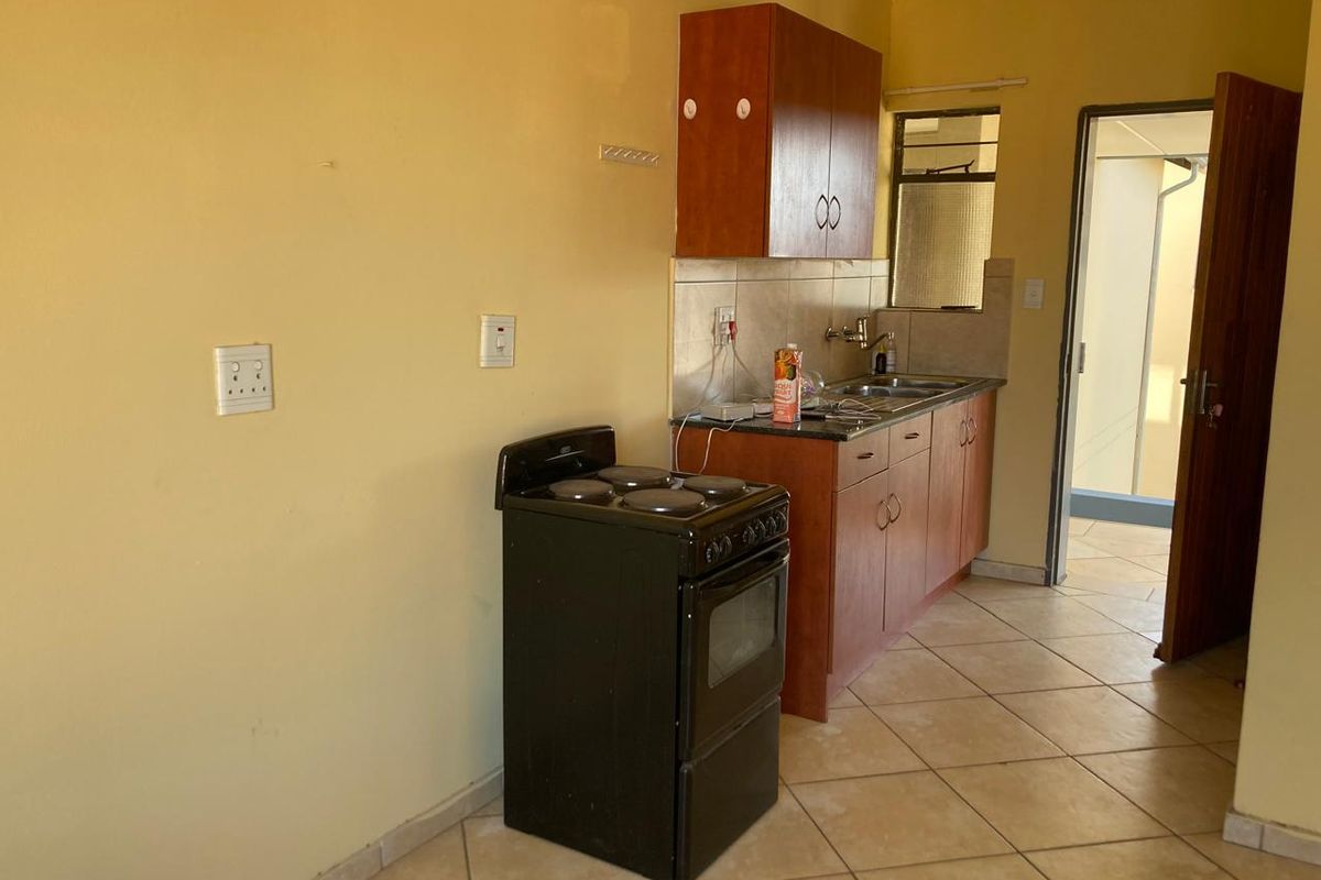 2 Bedroom apartment for sale in Jabulani - Photo 3