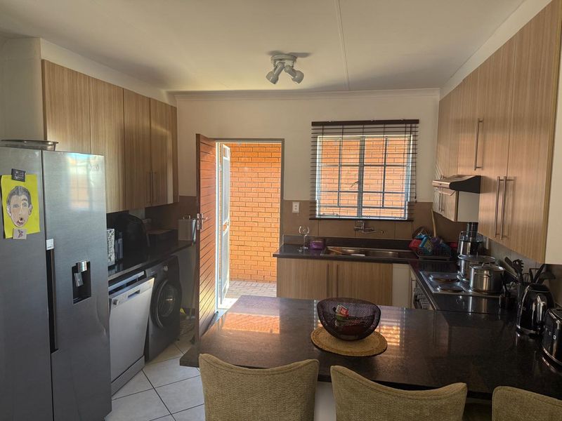 Modern 3-Bedroom Apartment with Garden in Monavoni, Centurion - Photo 3