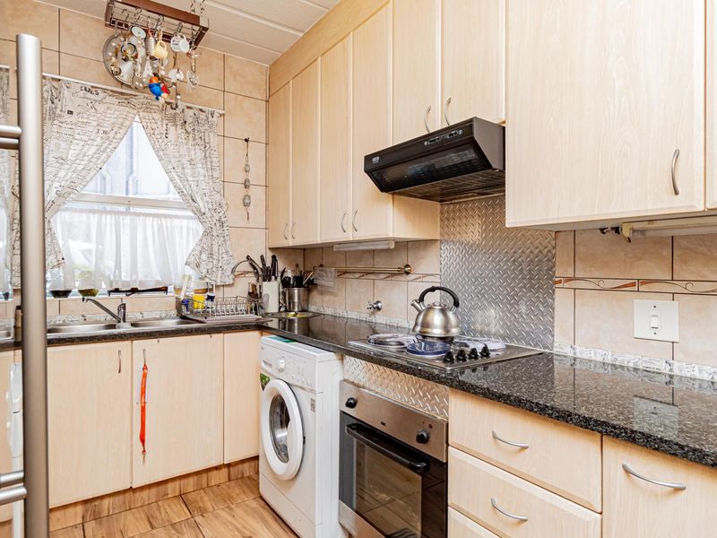 Pet Friendly Charrming Duplex Townhouse for Sale - Photo 7