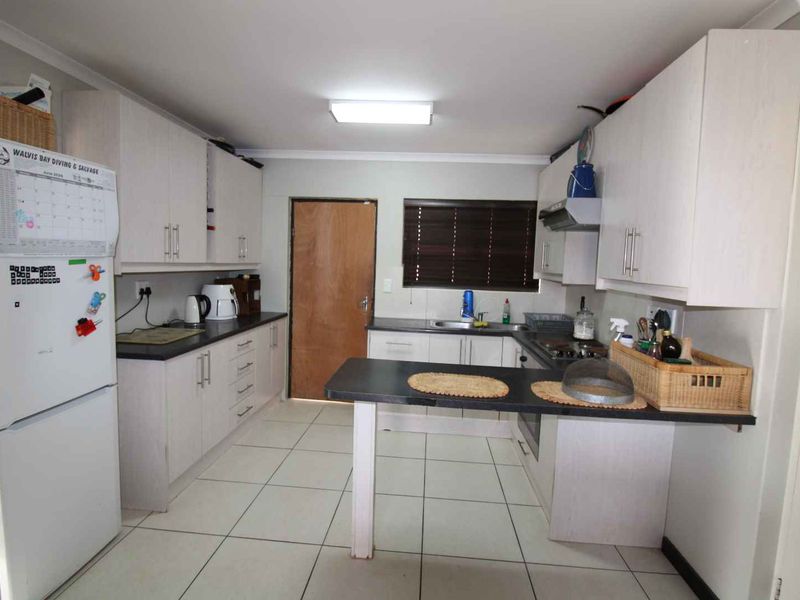 Perfect Home for the small family! - Photo 1