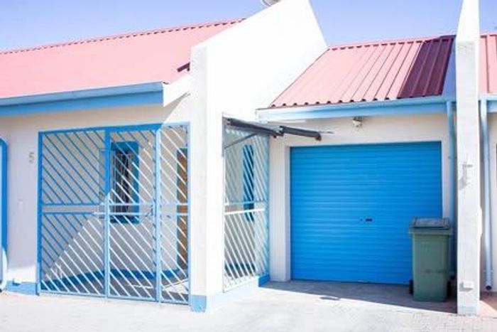 Property #2417695, Townhouse For Sale in Tauben Glen