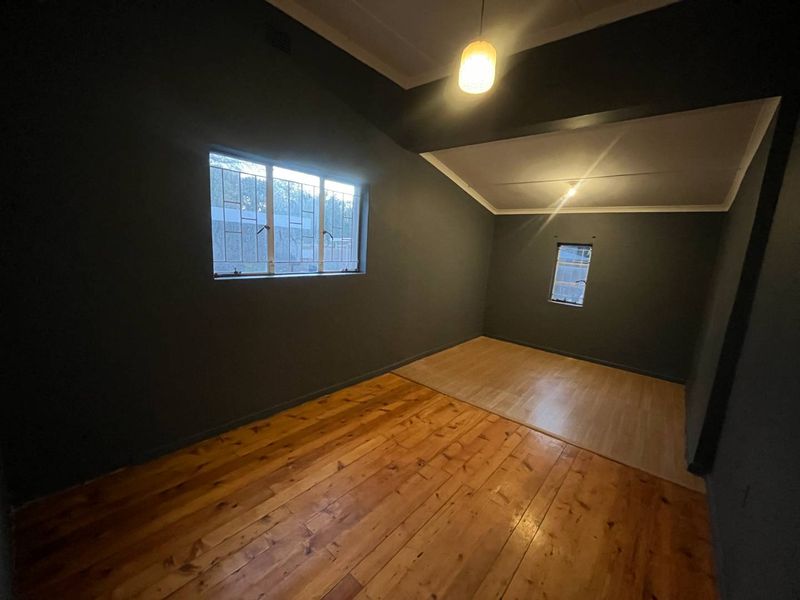 Charming 2-Bedroom Home with 1-Bedroom Flat – Great Investment Opportunity! - Photo 10