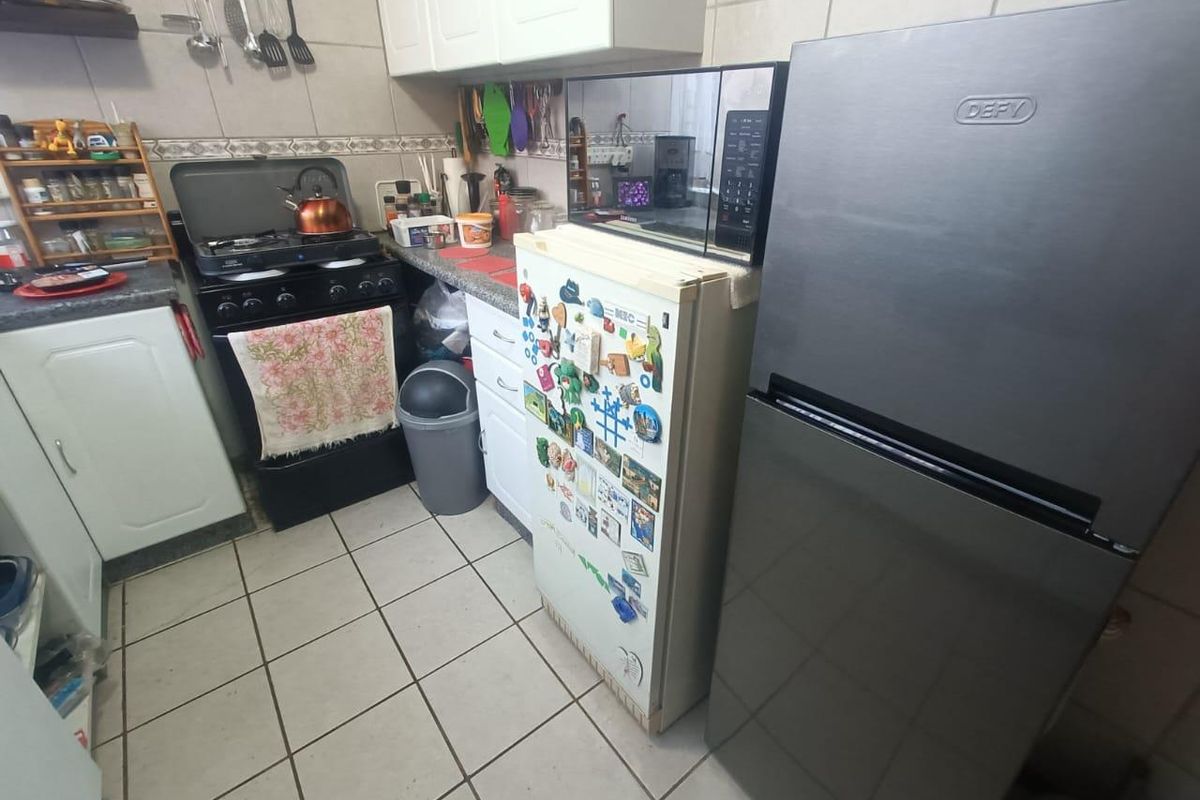 Spacious Duplex for Sale in Established Area of Lyttelton Manor - Photo 2