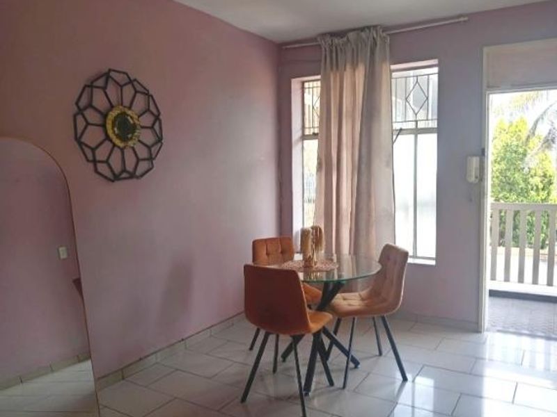 High-potential investment opportunity 1.5-Bedroom Apartment close to all amenities - Photo 4