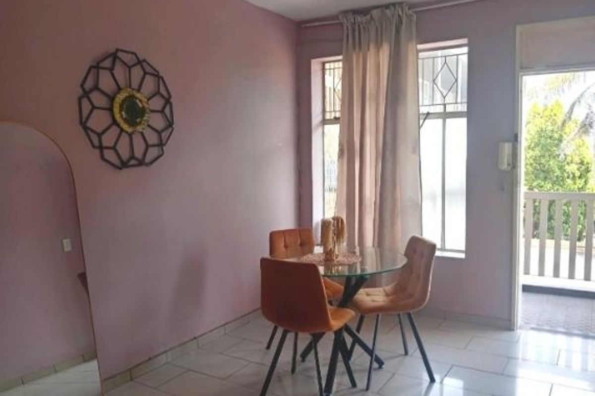 High-potential investment opportunity 1.5-Bedroom Apartment close to all amenities - Photo 4