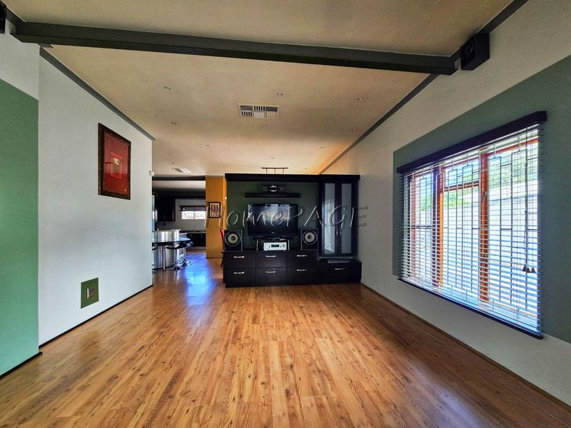 Okahandja:  Very neat 4 Bedr home in BEAUTIFUL STREET - Photo 6