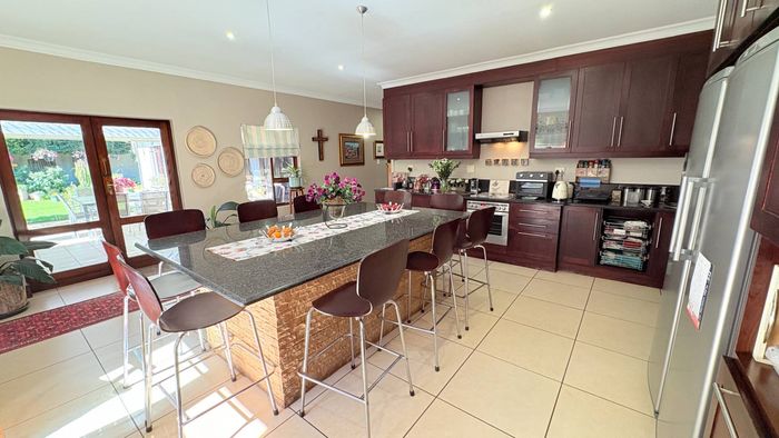 Property #2388806, House Pending Sale in Midfield Estate