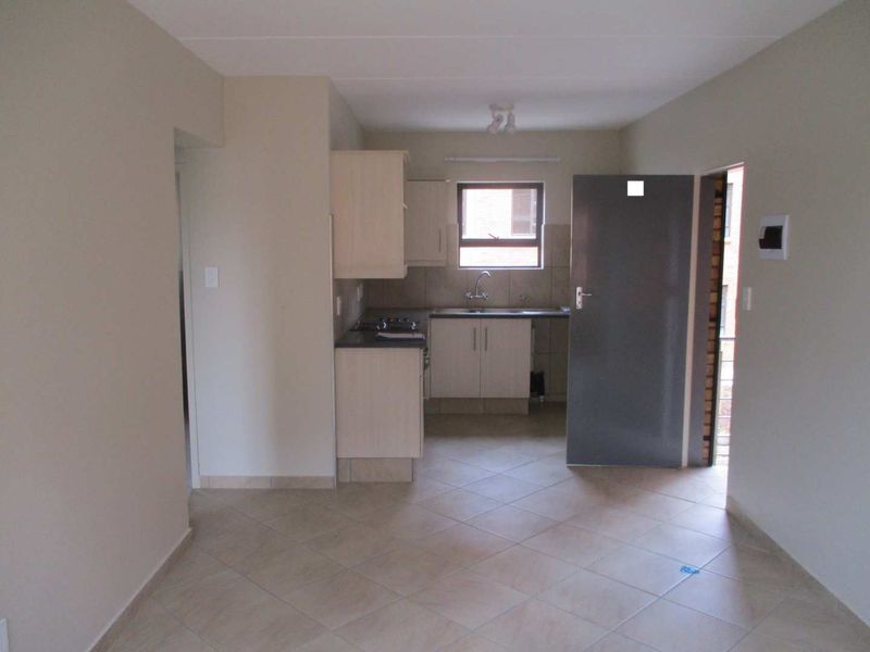 2 BEDROOM FLAT TO RENT IN PHILIP NEL PARK - Photo 9