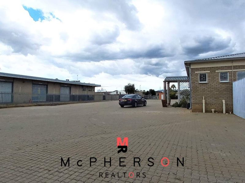 COMMERCIAL PROPERTY FOR SALE - Photo 2