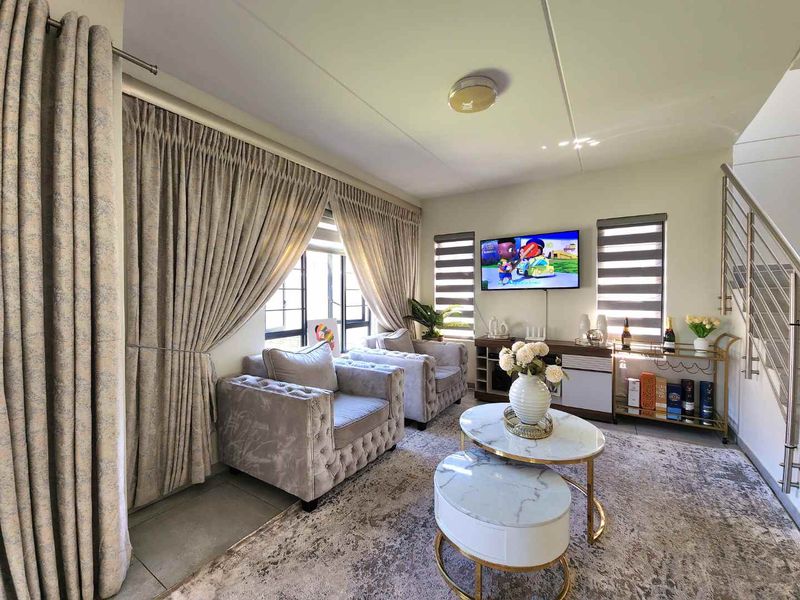 Modern Double-storey 3-Bedroom Cluster Home - Photo 4