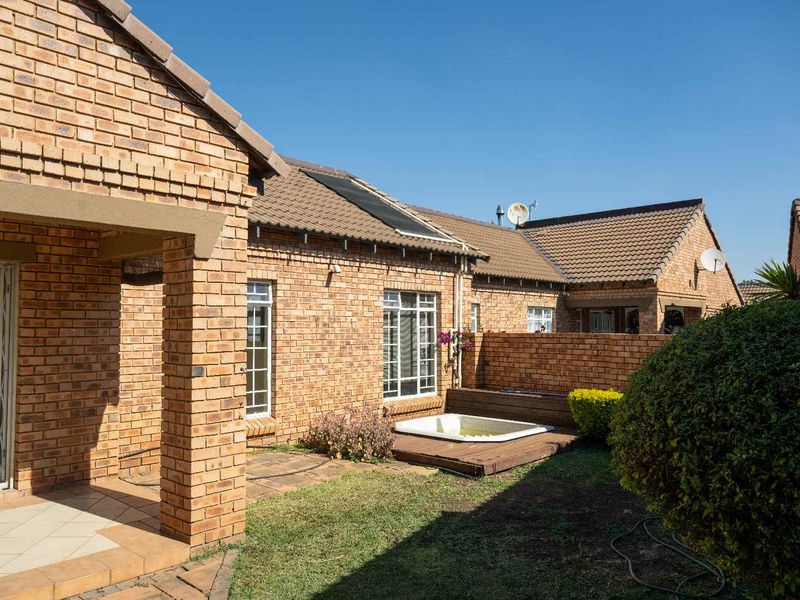 Spacious 3-Bedroom Home with Jacuzzi and Private Garden in Equestria Estate - Photo 7