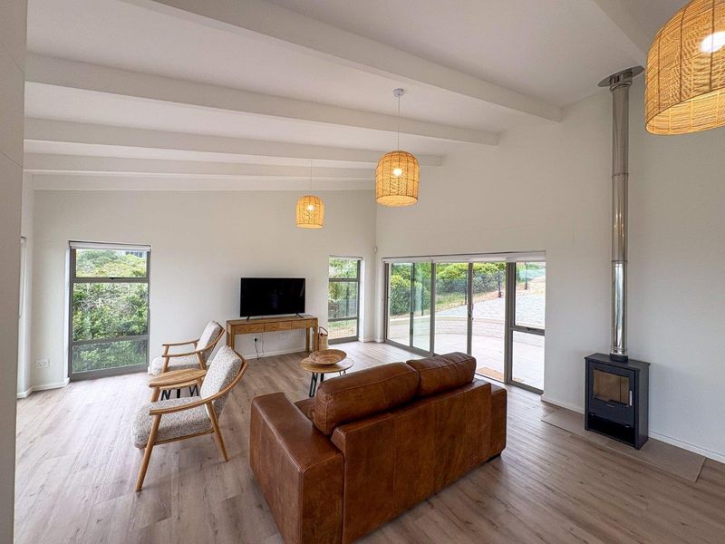 Live Among the Fynbos with Panoramic Sea Views - Photo 4