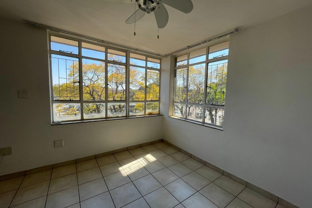 Well located unit in Hatfield - Photo 5