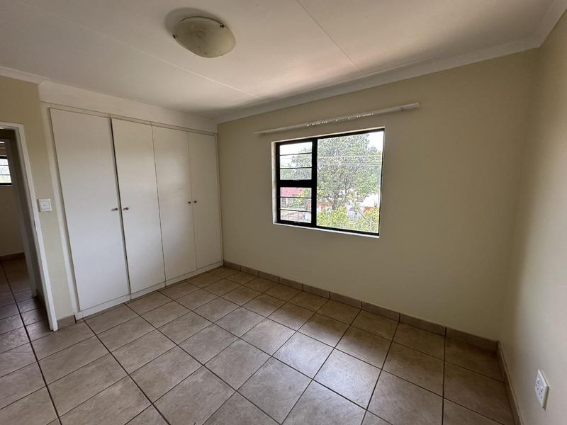 TWO BEDROOM APARTMENT IN PRETORIA NORTH : THREE UNITS AVAILABLE IMMEDIATELY. - Photo 9