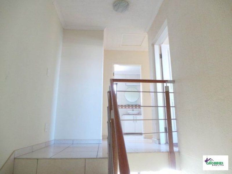 3 bedrooms Townhouse in Walvis Bay Central - Photo 5