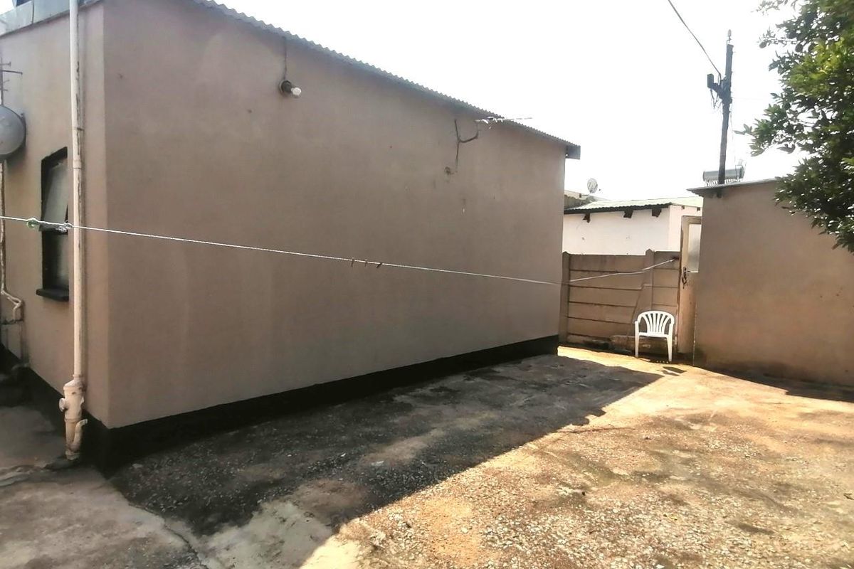 2 Bedroom House for Sale in Westbery - Photo 4