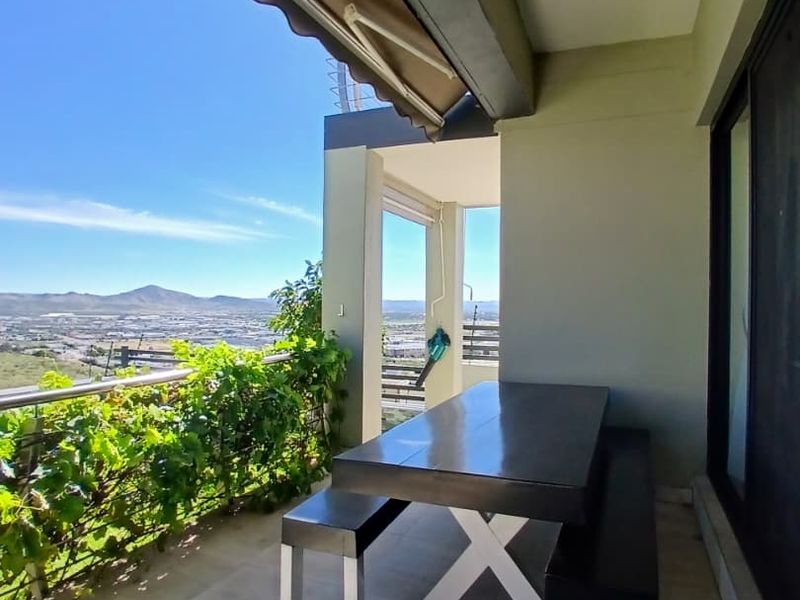 Modern Hilltop Home with Panoramic Windhoek Views - KLEINE KUPPE - Photo 9