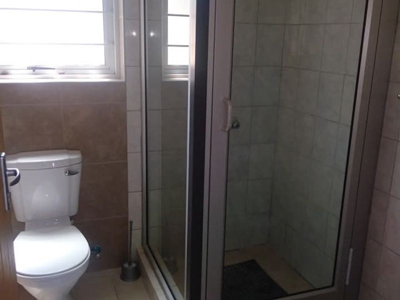 This beautiful smallholding is situated about 10km North of Okahandja on the Hochveld Road. This property truly does have it all, and then some...... - Photo 9