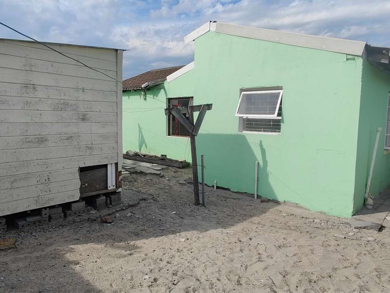 Discover Endless Possibilities in This Spacious Kuilsriver Home - Photo 2