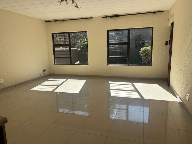 Perfectly located ground floor unit. - Photo 8