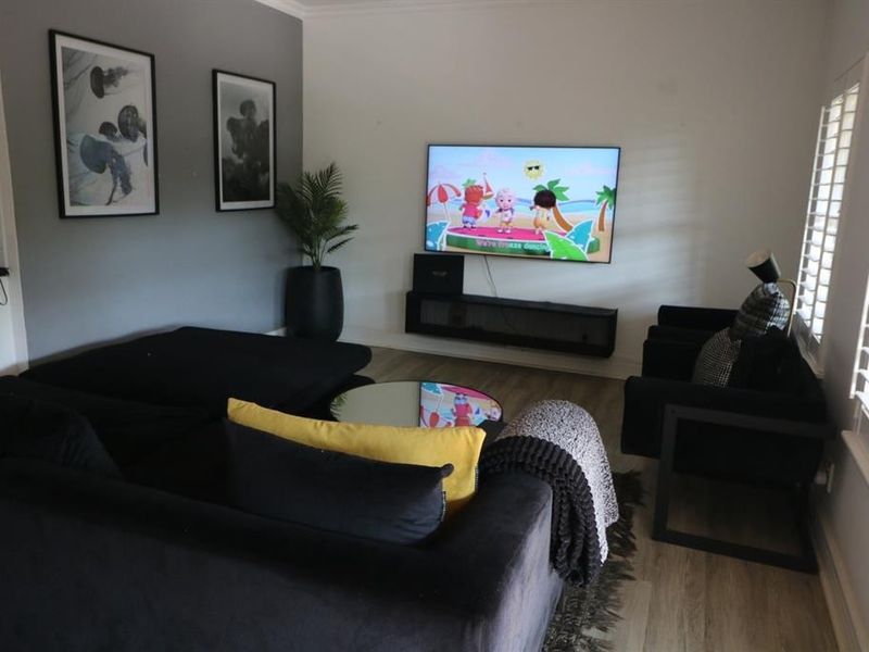 Cosy 3 bedroom home in Mount Edgecombe Estate - Photo 4