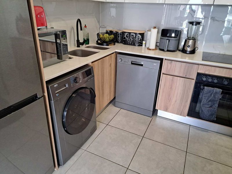 Modern 2-Bed 2-Bath Apartment in Munyaka - Photo 9