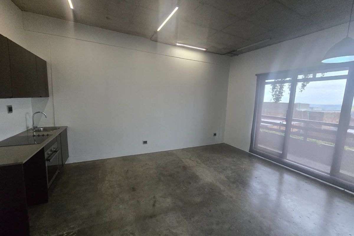 Chic Bachelor Apartment in Vibrant New Doornfontein - Photo 5