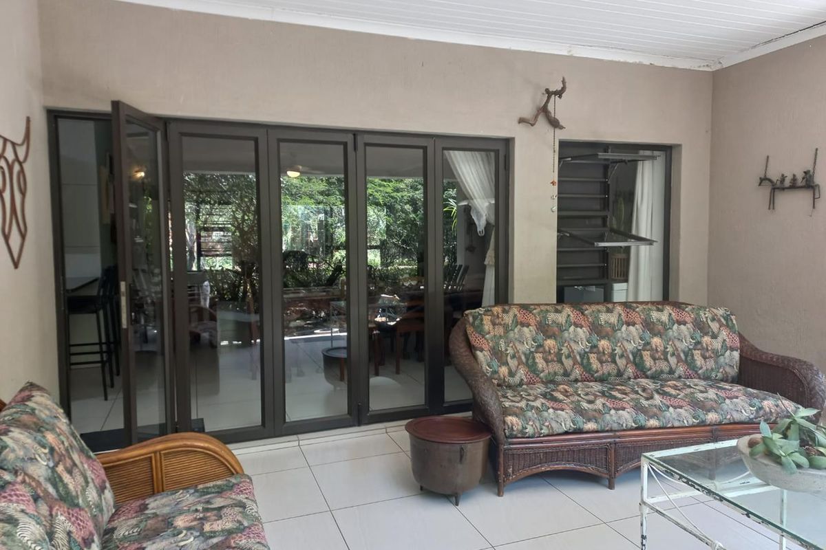 House walking distance from the river in Marloth park - Photo 5