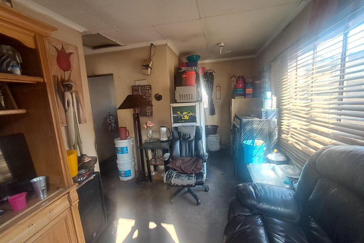 2 Bedroom House In Ivory Park Ext 2 - Photo 3