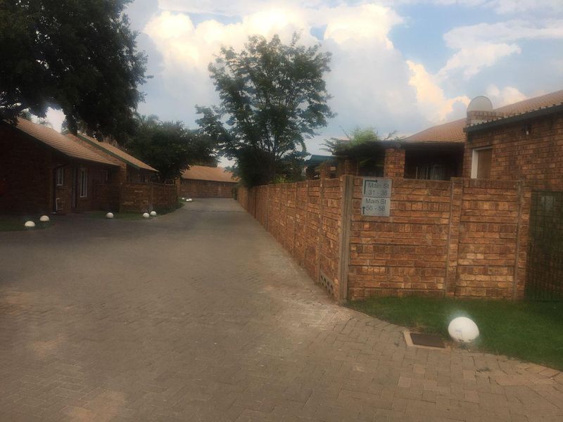 2 bedrooms Townhouse in MORELETA PARK - Photo 3