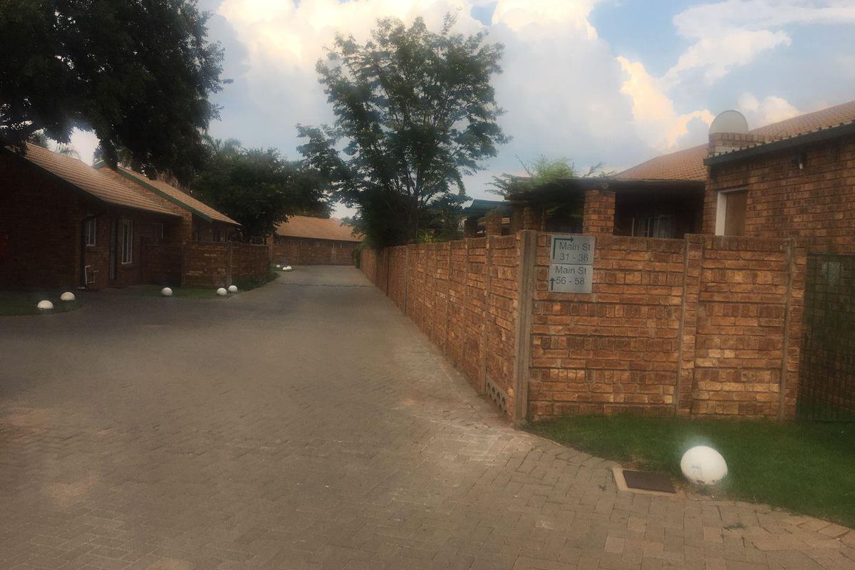 2 bedrooms Townhouse in MORELETA PARK - Photo 3