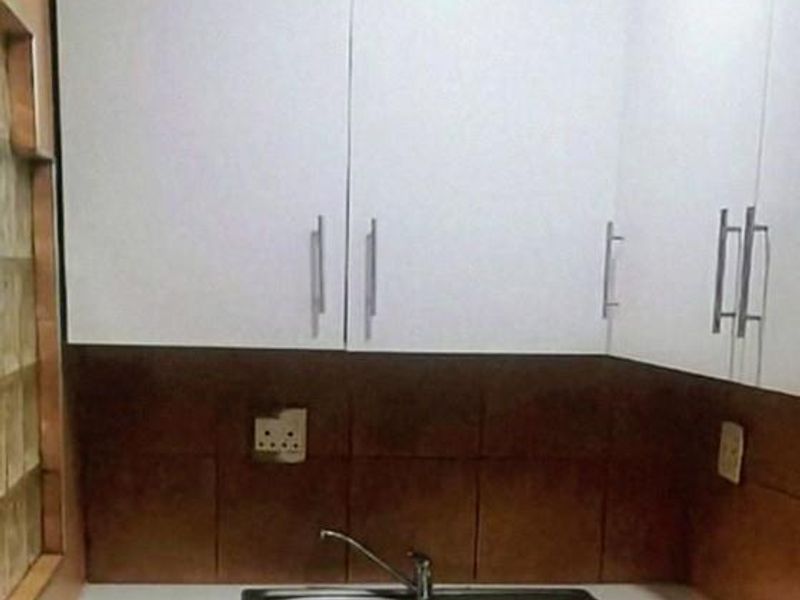 Studio apartment To Let In secure neighborhood - Photo 1